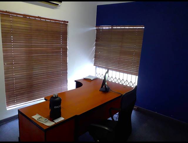400M² OFFICE TO LET IN ROOIHUISKRAAL
